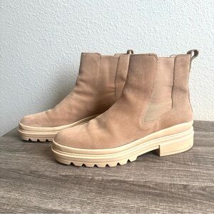 Bernardo Dove Suede Chelsea Ankle Booties Tan Leather Women’s Size 11